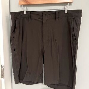 Prana Grey Performance Golf Shorts - Size 36W X 9L